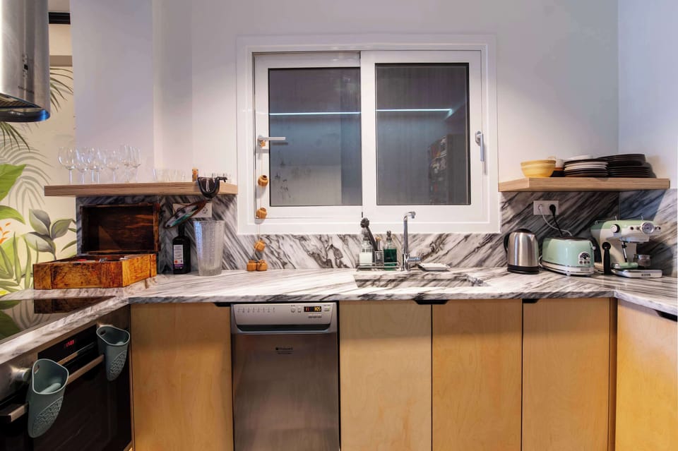 Your Athens Stay: Cook in Style.