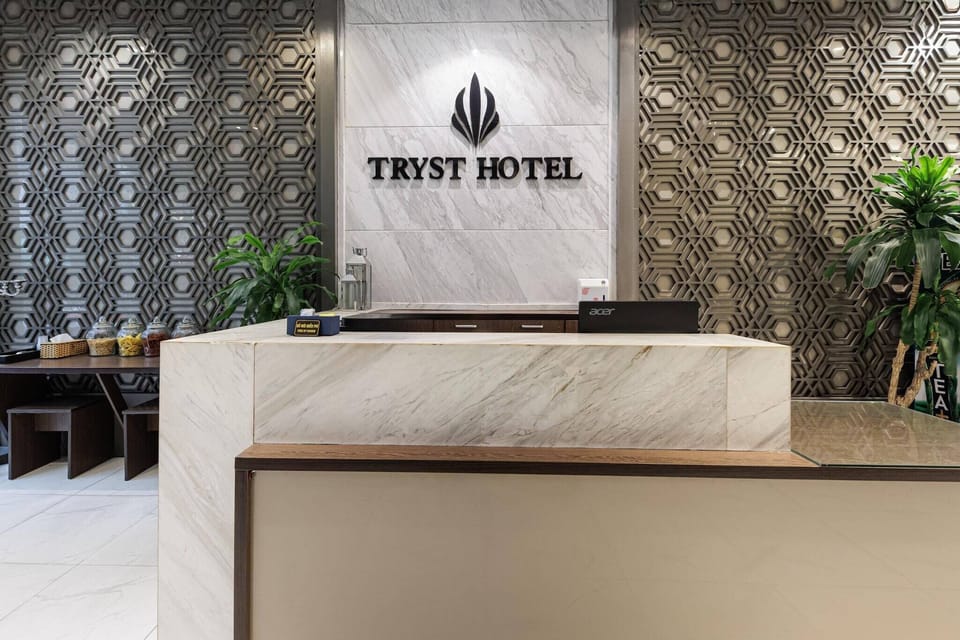 Entrance / Reception