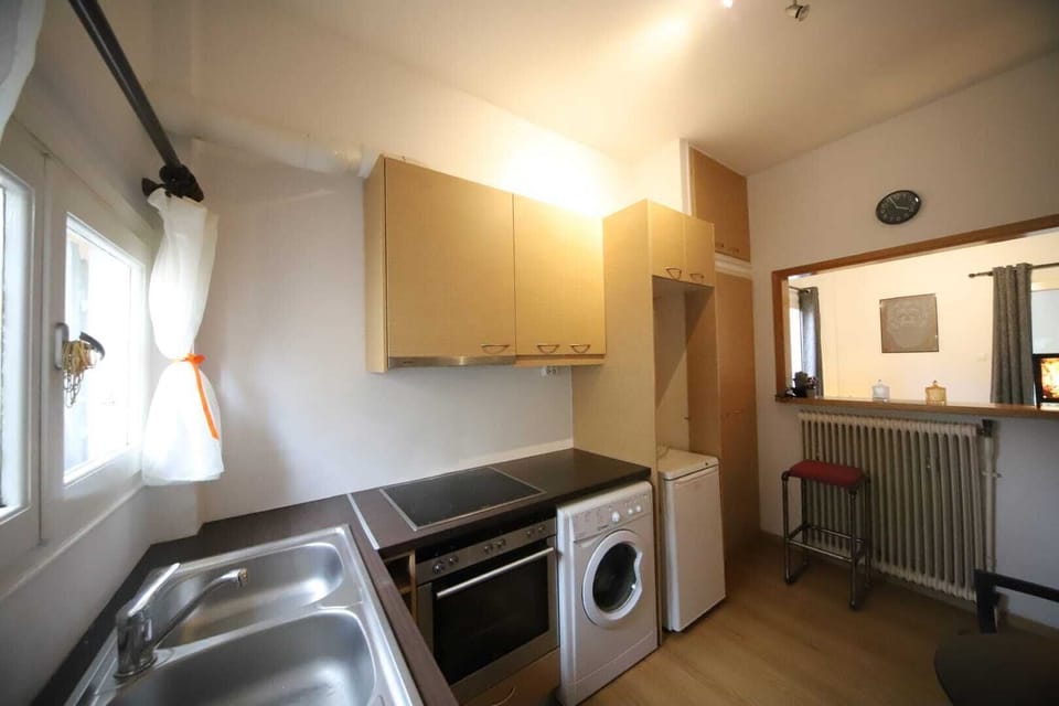 Casa Eva in Kifisia by Rent A Greek Home -  kitchen