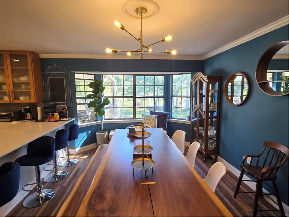 dining room 