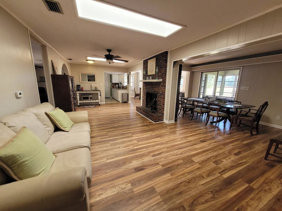 living room extra sitting