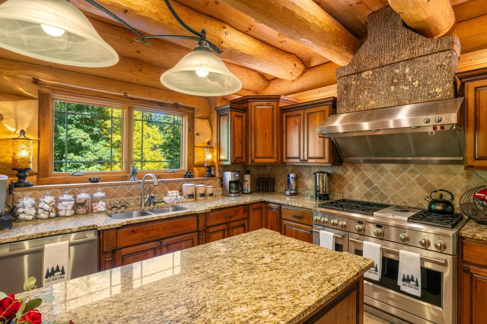 17-831-Big-Bear-Ridge-Rd-Gatlinburg-TN-17