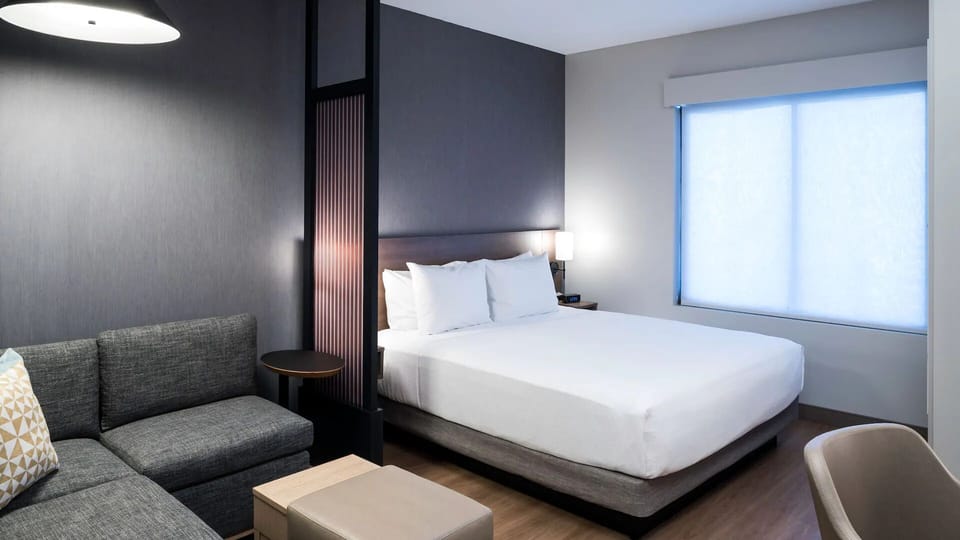 Unit with 1 King size bed