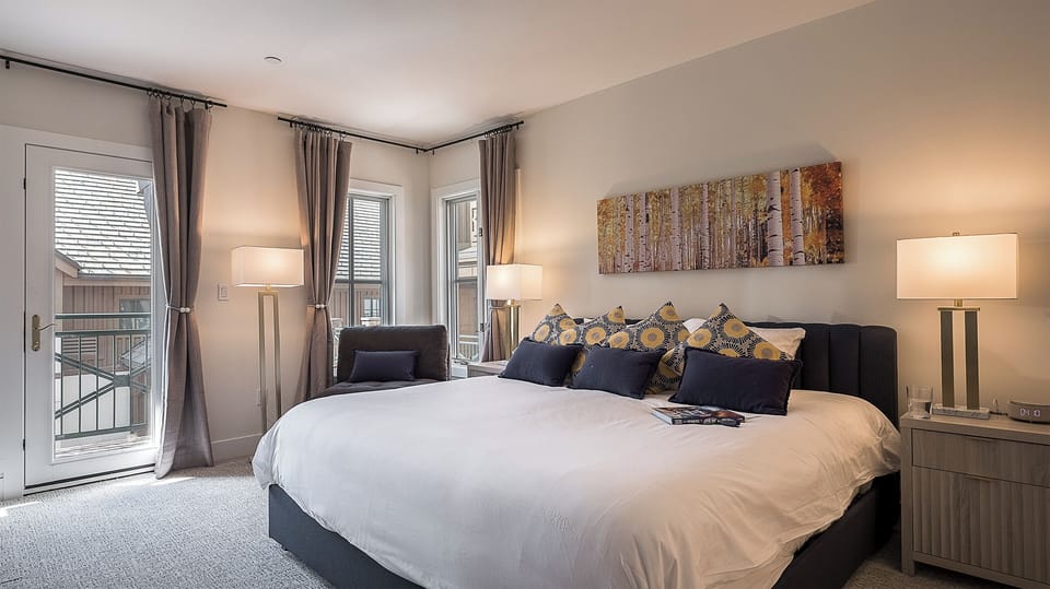 Bedroom 1, Lower Level - Primary suite