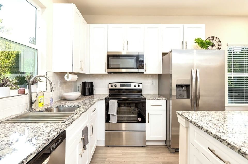 Very well stocked kitchen with all the appliances, air fryer 