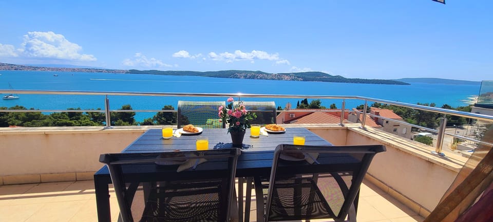 Balcony with a sea view