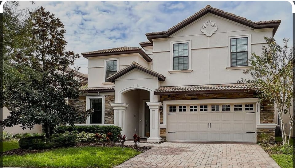" A warm welcome awaits at the front of your dream vacation home 🌴