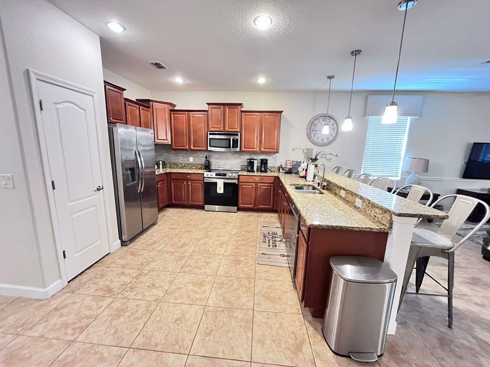 Modern full kitchen to cook, gather, and enjoy together.