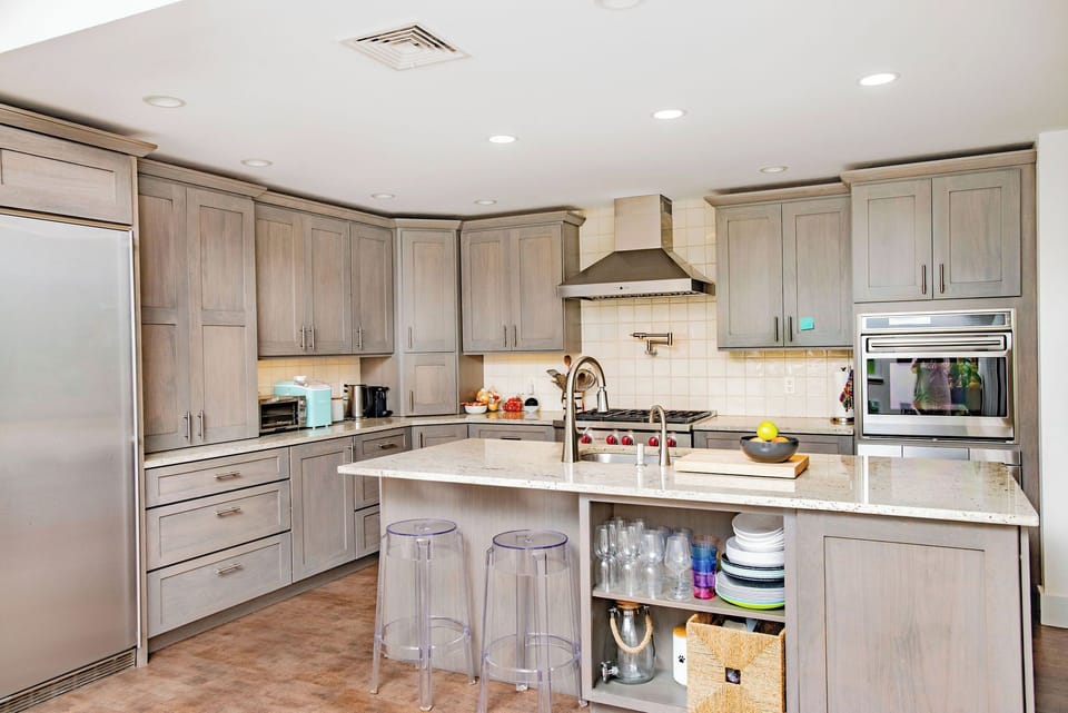 Chef's kitchen (truly!) with all that you need to cook a summer meal.