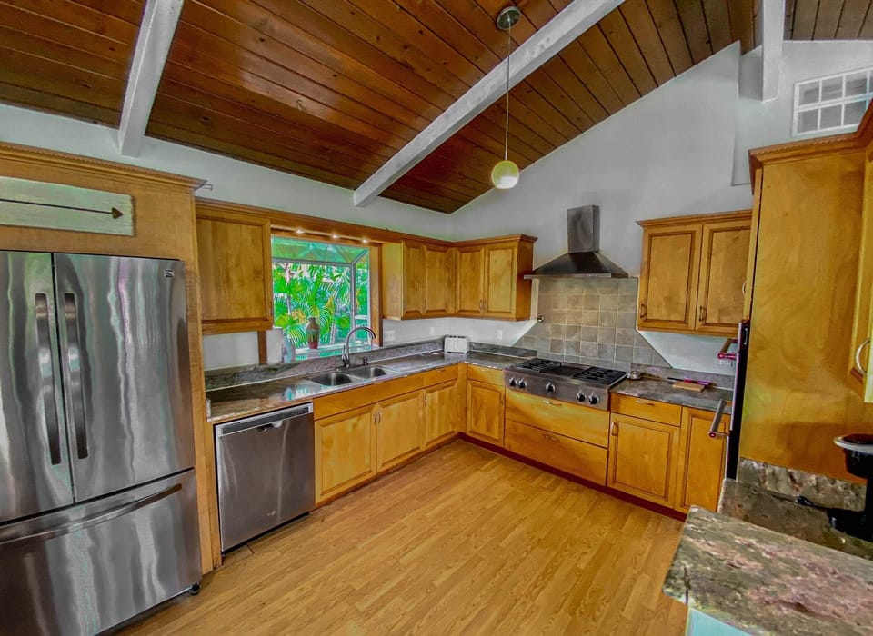 Fabulous fully equipped kitchen!