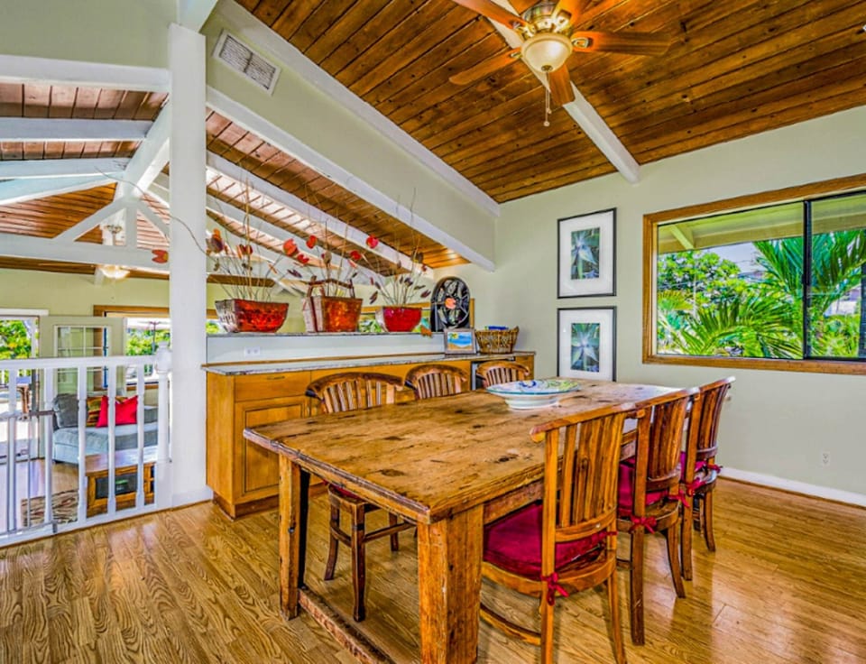 Wonderful dining area!