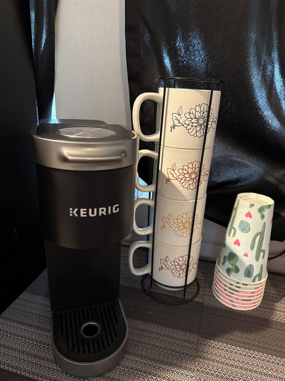 Keurig single cup coffee pot and coffee mugs and Cactus To Go Cups