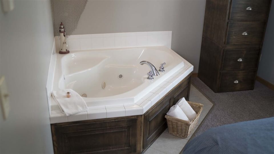 2 person jaccuzi