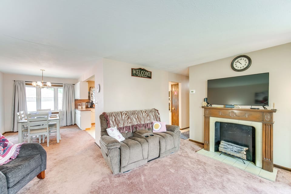 Brooklyn Vacation Rental | 3BR | 1.5BA | 1,320 Sq Ft | Stairs Required