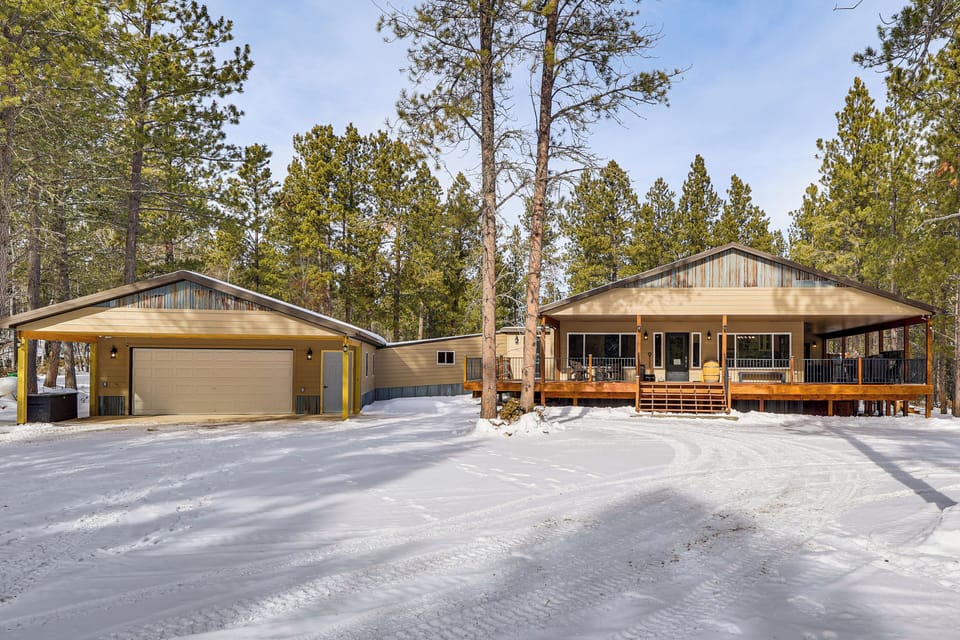 Black Hills Vacation Rental | 3BR | 3.5BA | 3,500 Sq Ft