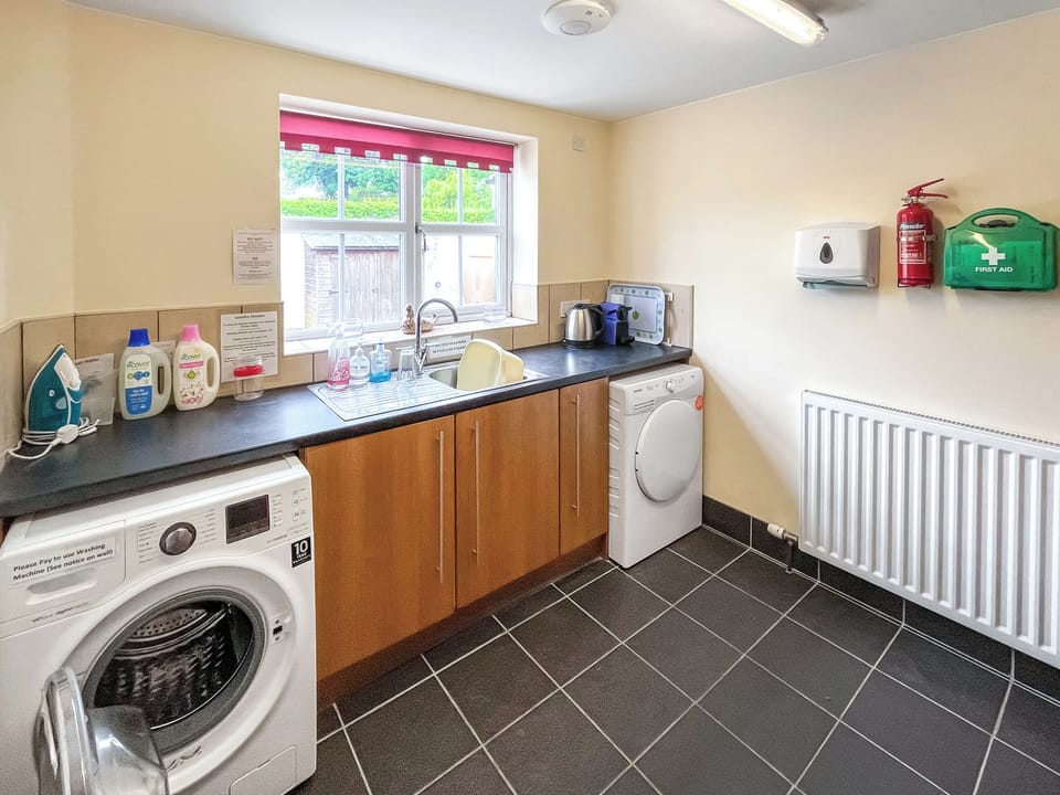 Shared Laundry Room | Katies Corner - Greetham Retreat, Greetham, near Horncastle