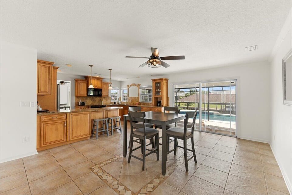 Cook with a view, dine with comfort