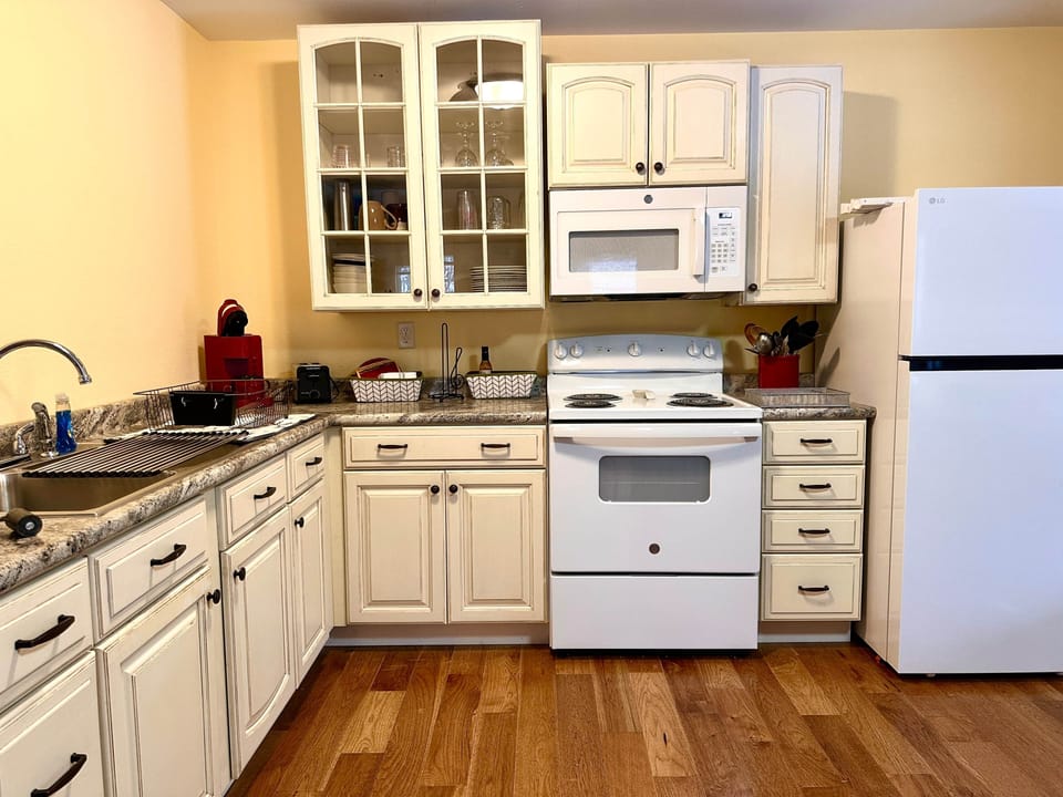 Full Size Kitchen Appliances