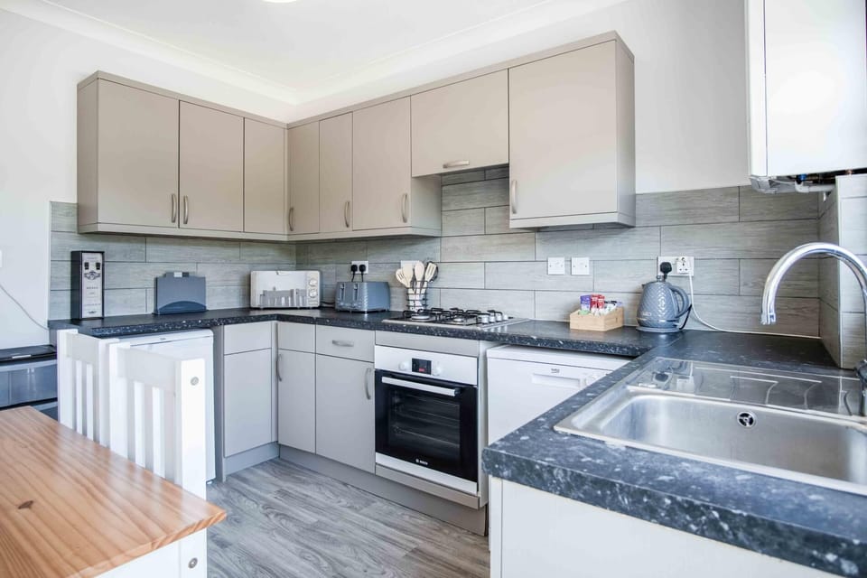 Larkfield - 3 Bedroom Holiday Home - Penally (25659)