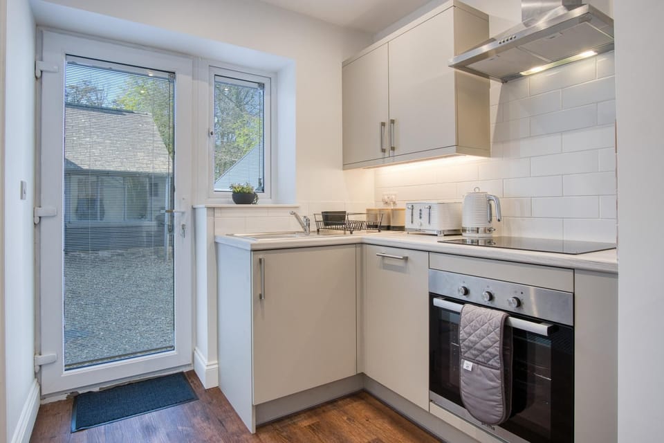 The Studio - 1 Bedroom Cottage - Princes Gate (25226)