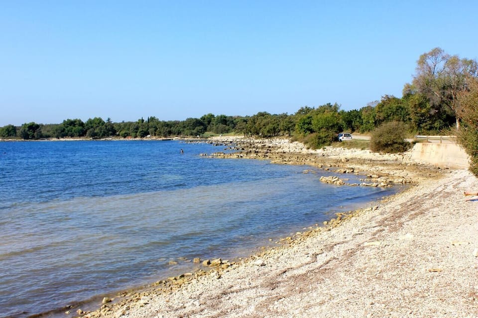 Nearby beaches
