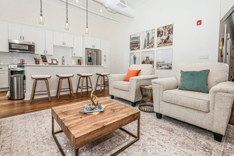 Living Room: Bright and airy space with stylish decor and modern furnishings for ultimate relaxation!