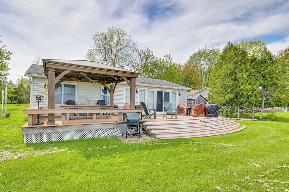 Deck | Gazebo | Outdoor Dining Area | Gas Grill | Lake Views