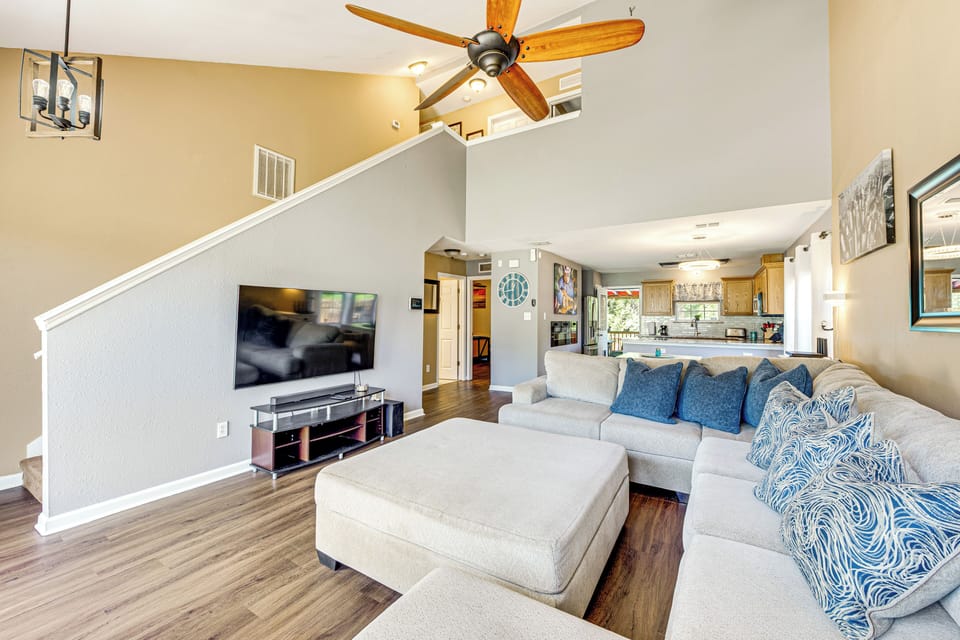 Living Room | 1st Floor | King Sleeper Sofa | Smart TV | Free WiFi