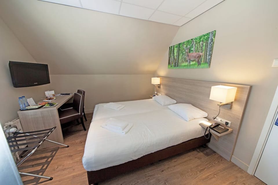 Comfortable Unit with Two Twin size beds