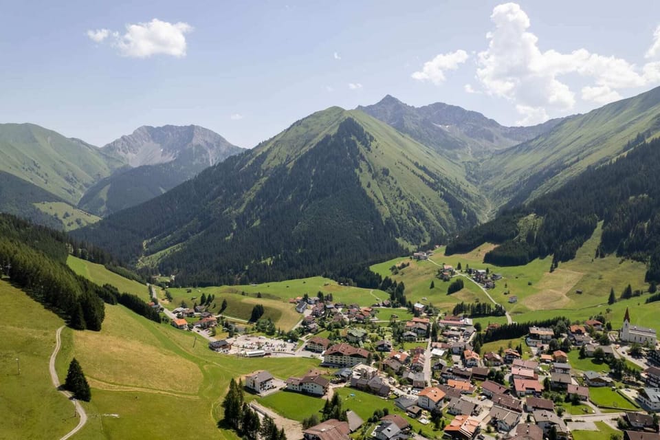 Surroundings [summer] (1-5 km)