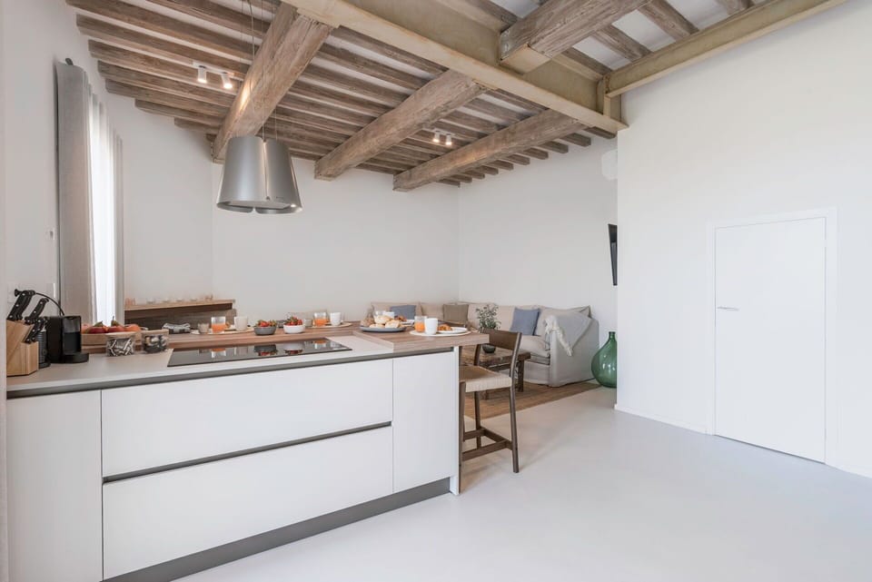 Autumn, Kitchen, Living Room, Spring, Summer