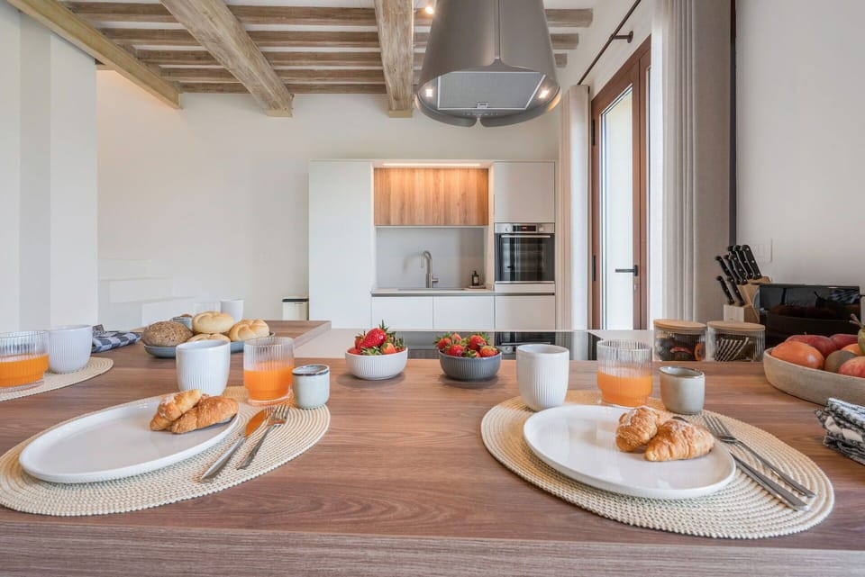 Autumn, Kitchen, Living Room, Spring, Summer