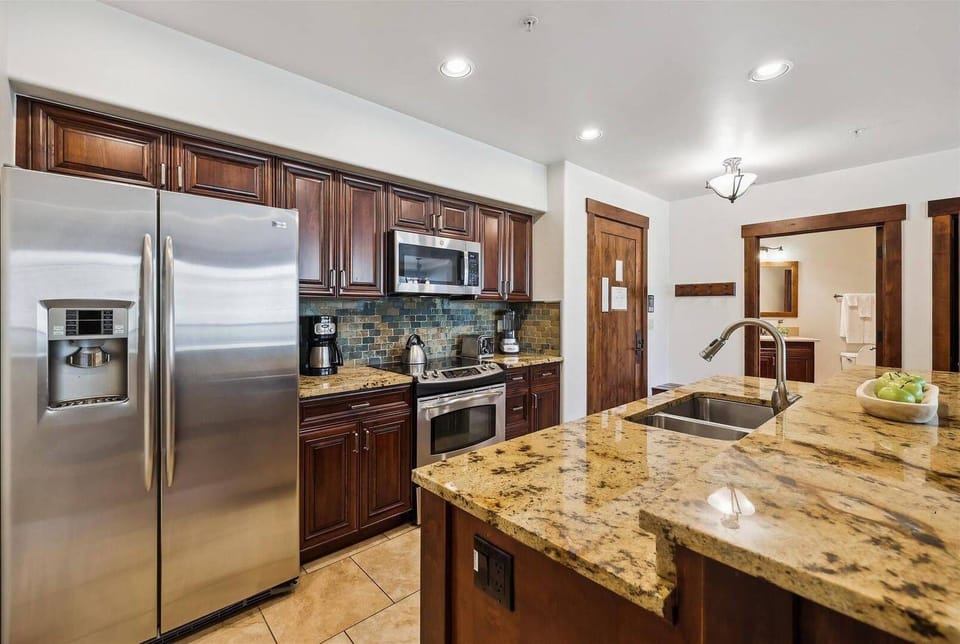 Gourmet Fully Equipped Kitchen