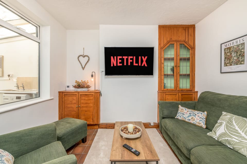 Living Room / Lounge