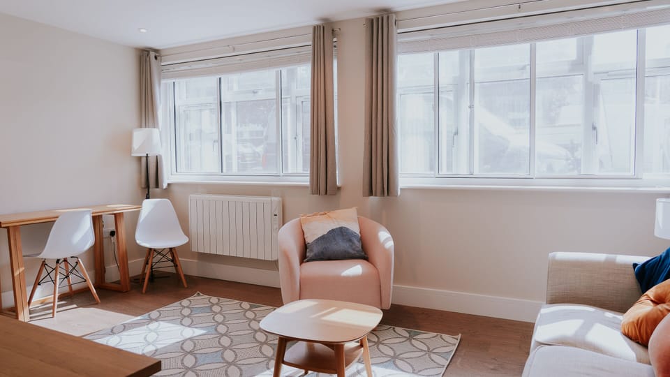 Living Room / Lounge
