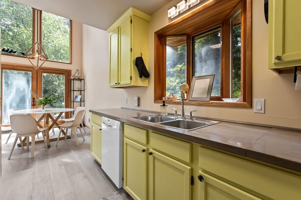 Bright Kitchen