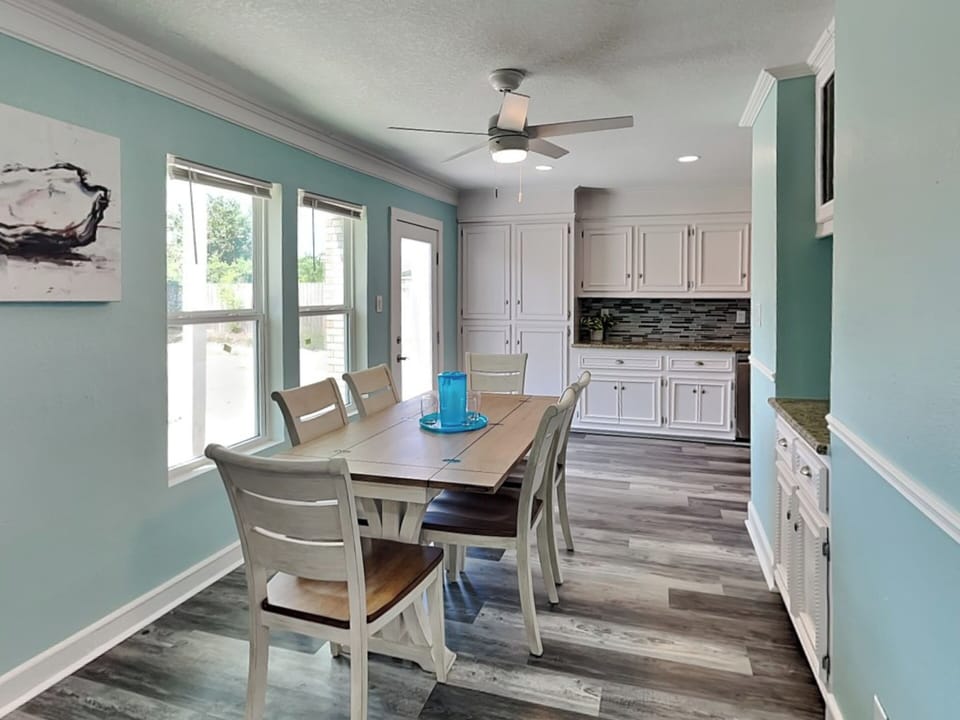 Kitchen - Additional Dining Space