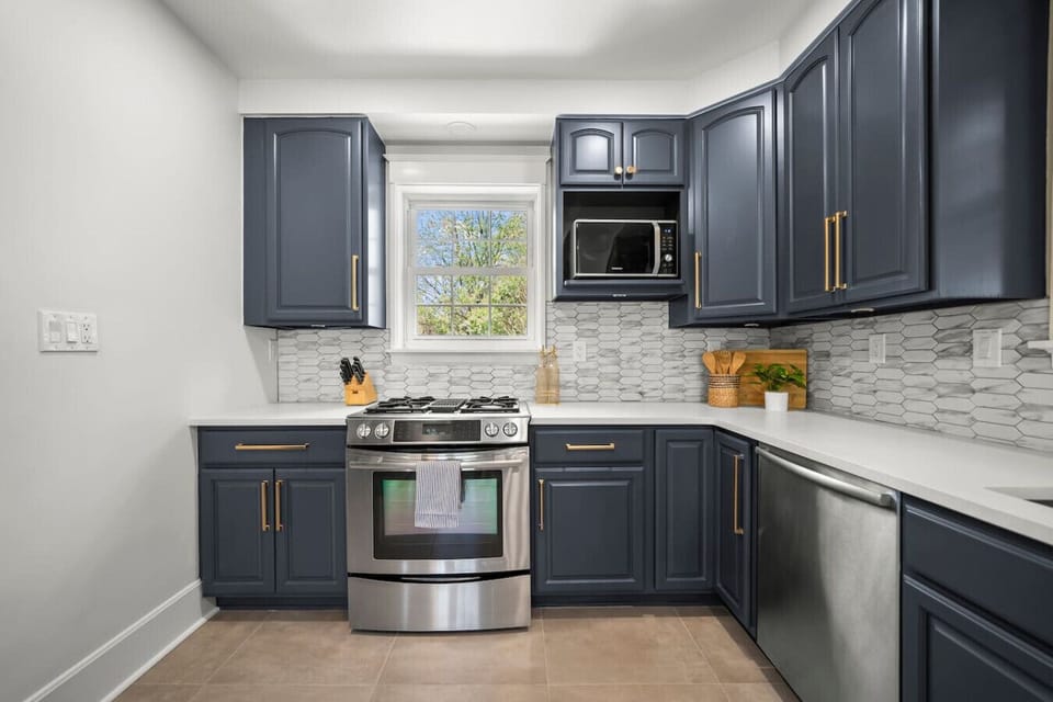 Fully Stocked Kitchen + Dining Room