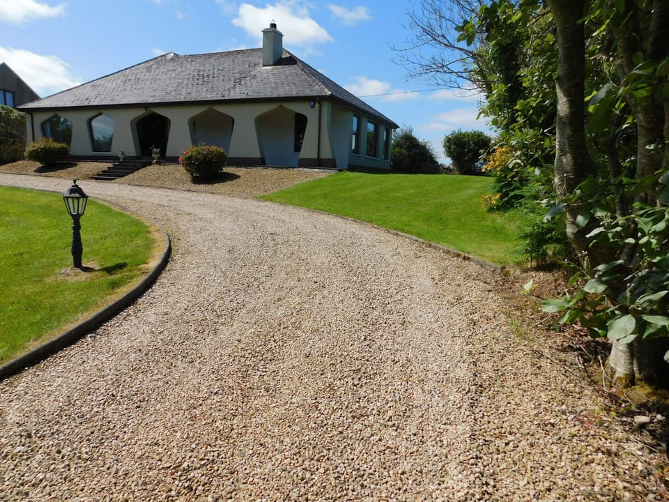 Driveway to house