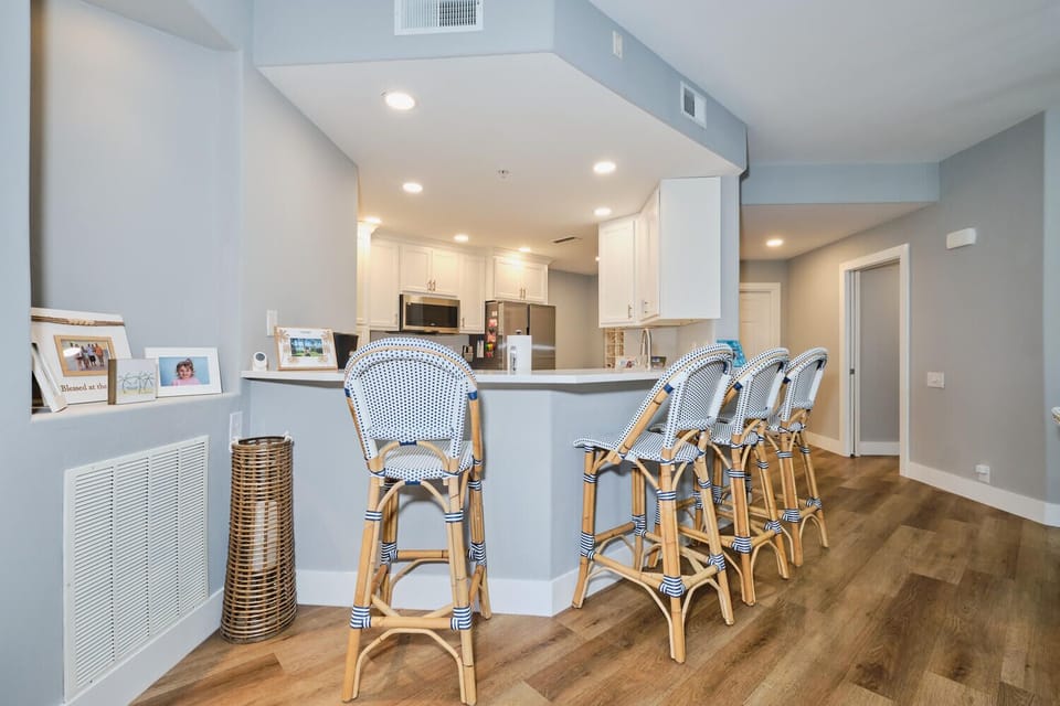 Kitchen Breakfast Area