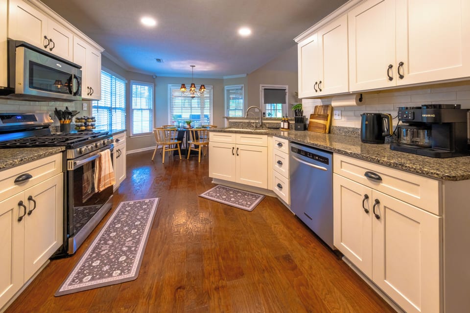 Gourmet Kitchen 