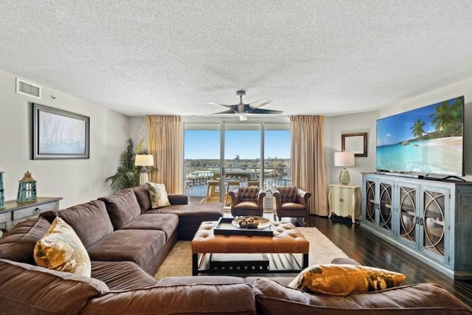 Plenty of space in this living room to gather and spend time together!