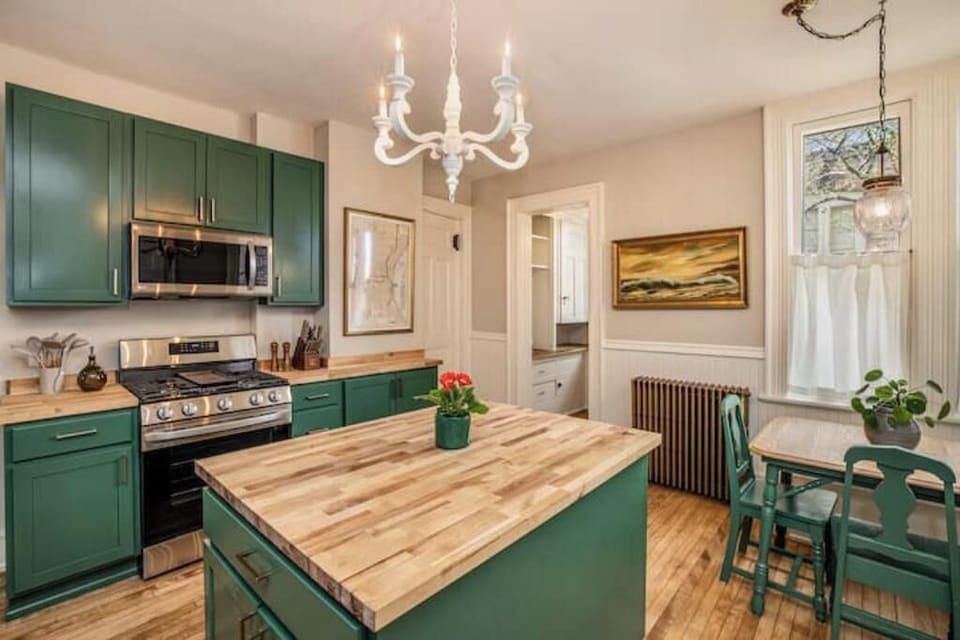 Fully stocked kitchens for preparing large group meals