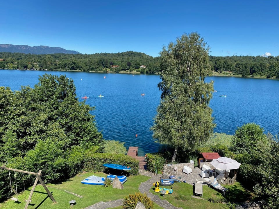 Overlooking a busy lake with rowing boats, no motorized watervehicles allowed