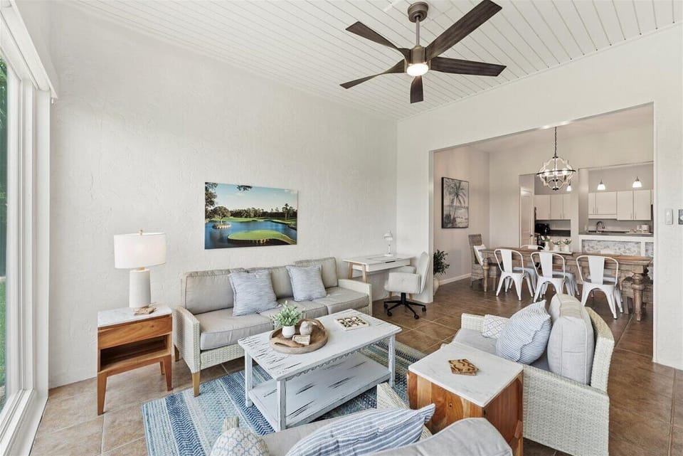 This is the lounge for champagne mornings and golden hour glow-ups