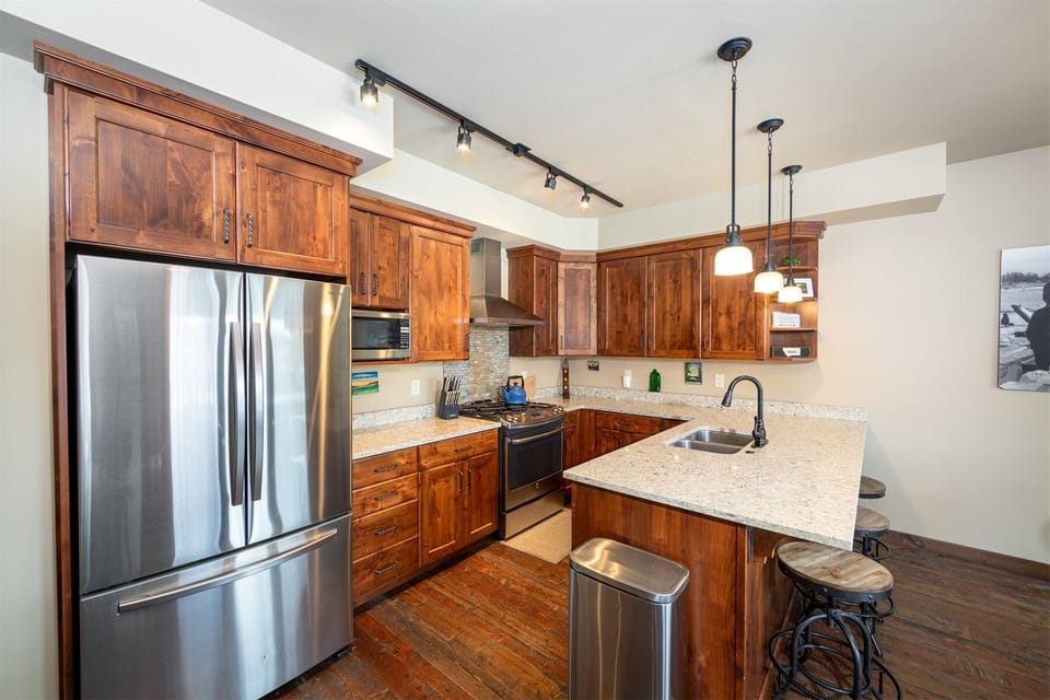 Prepare a memorable meal in home`s the fully equipped kitchen | Main Level
