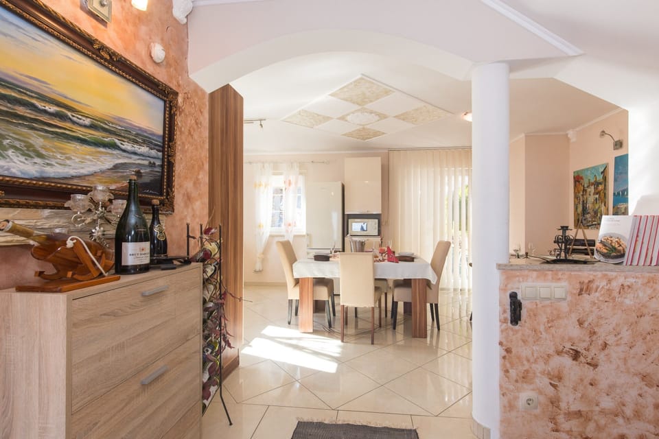 Dining room 1