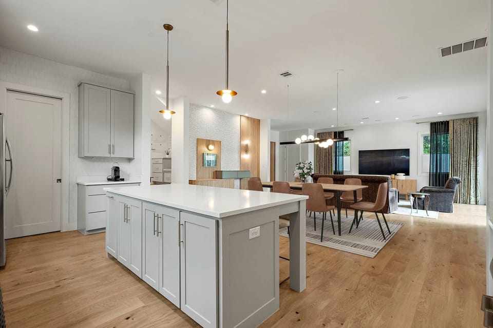 Kitchen Breakfast Bar