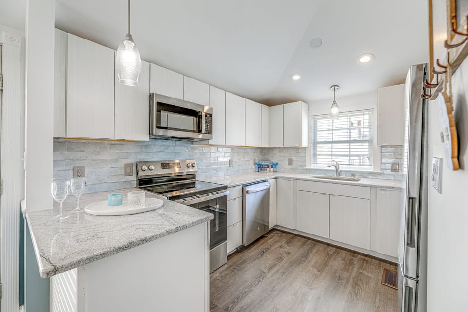 Kitchen | 1st Floor | Dishwasher | Keurig & Drip Coffee Makers