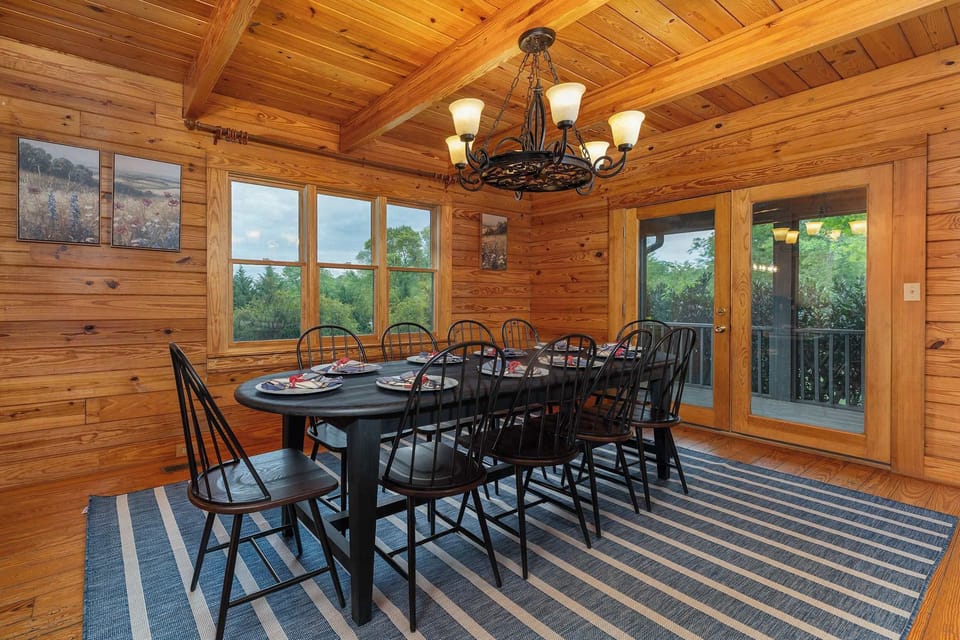 From indoor dining to outdoor relaxation, this space offers breathtaking views and seamless access to nature.